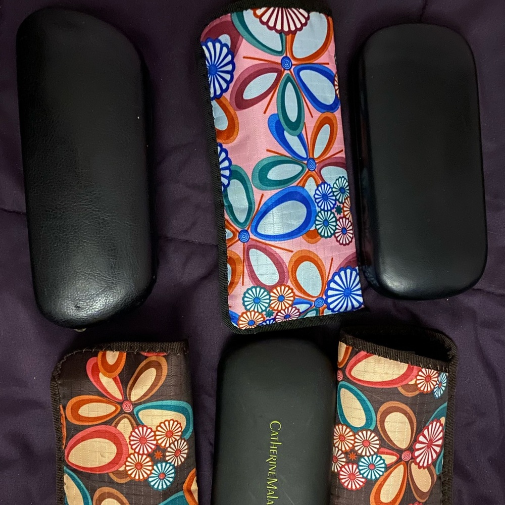 Glasses covers 
hard cases and soft cloth pouches